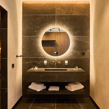 公寓式酒店 Adella Boutique - Free Secured Parking 4*