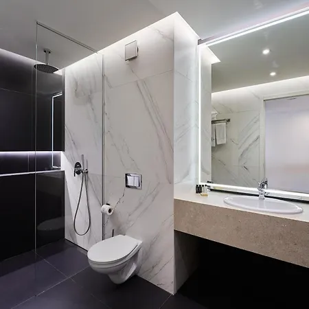 公寓式酒店 Adella Boutique - Free Secured Parking 4*